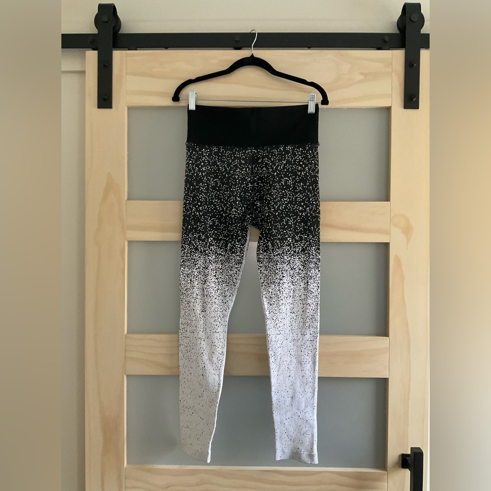 Athleta Black to White Ombre Speckled Leggings
